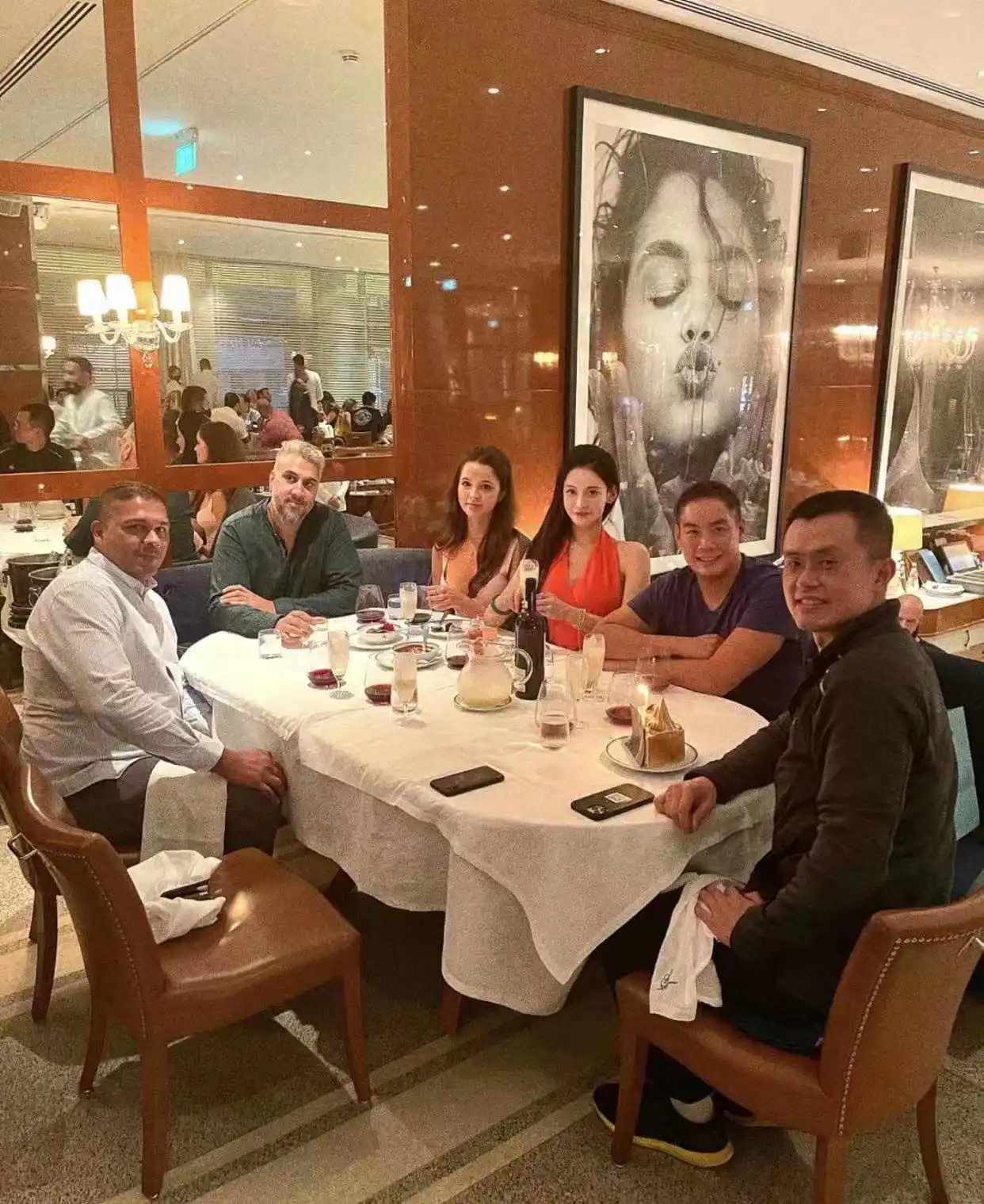 币圈首富们喝交杯酒，化解10亿美元恩仇的币圈规则