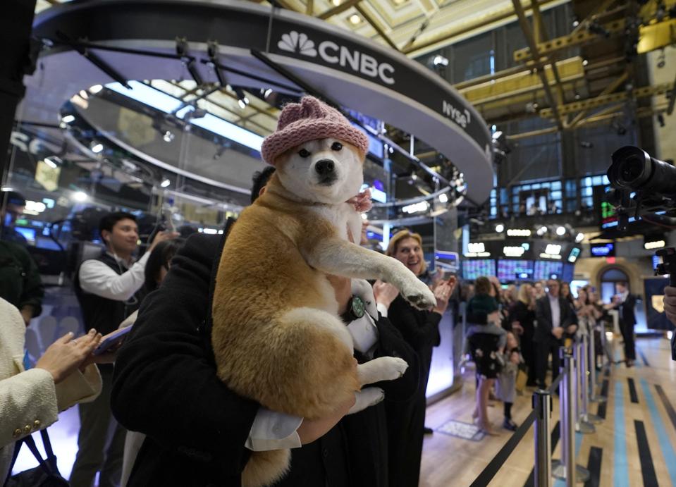 零佣金之后的战场，抢占「发现与讨论层」的人才是新券商