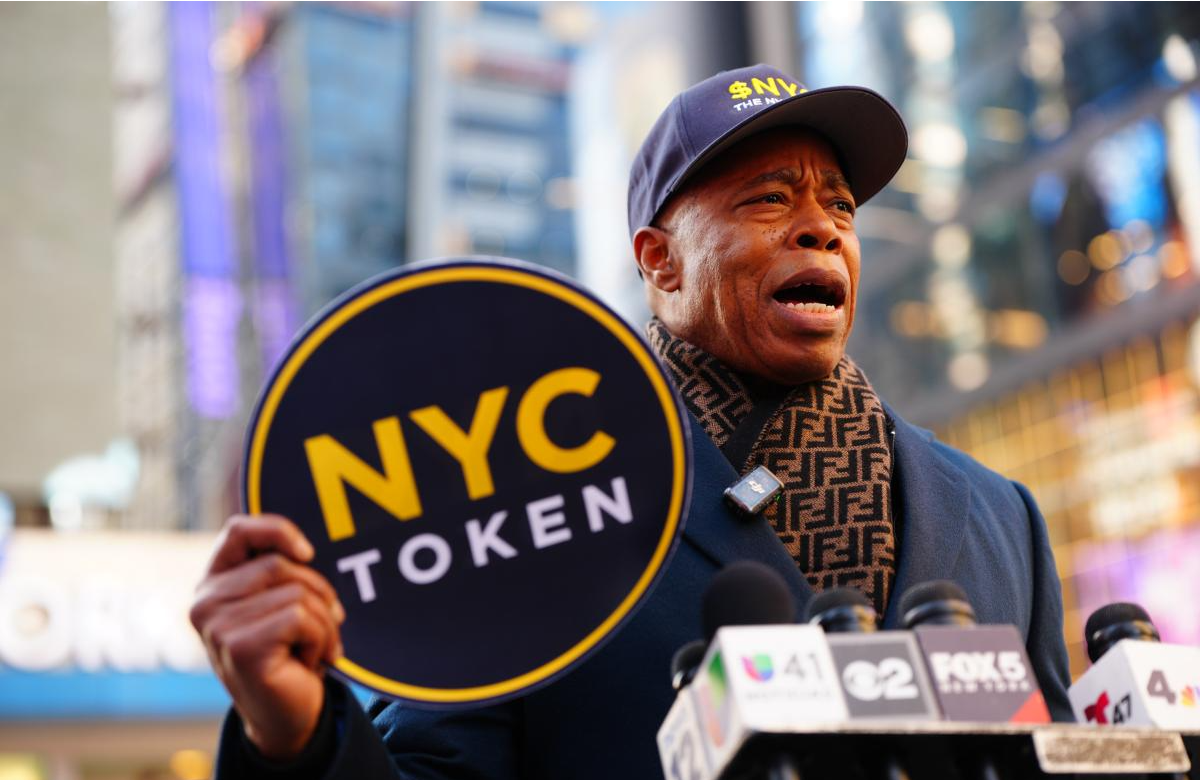 卸任纽约市长后，他转身卖起了加密货币