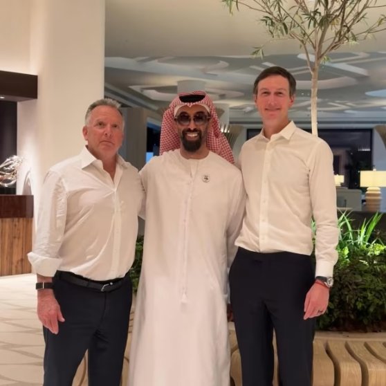 WSJ:5亿美元入股WLFI,揭秘「间谍酋长」与特朗普家族的权钱交易 WSJ:5亿美元入股WLFI,揭秘「间谍酋长」与特朗普家族的权钱交易